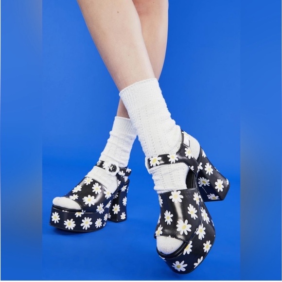 🌼 dELiA*s by DOLLS KILL • Daisy Daze / What's The Buzz Platform Heels - Picture 3 of 12
